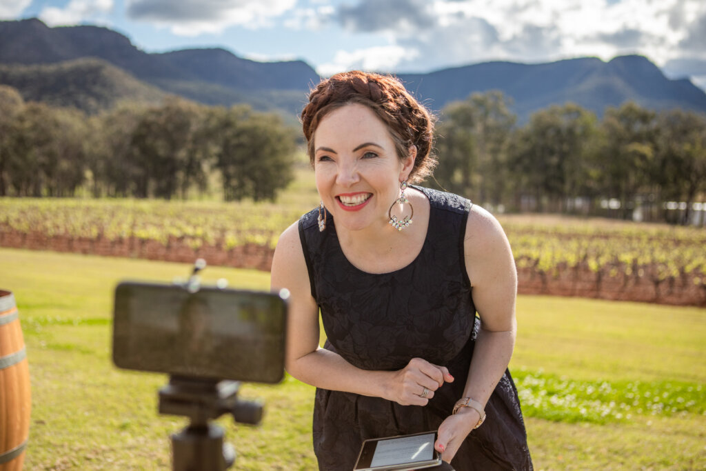 julie-muir-celebrant-australia-taking-a-selfie-for-social-media-advice